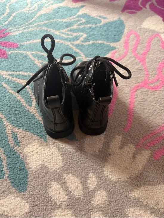 Wonder Nation Black Toddler Combat Boots - Picture 4 of 7